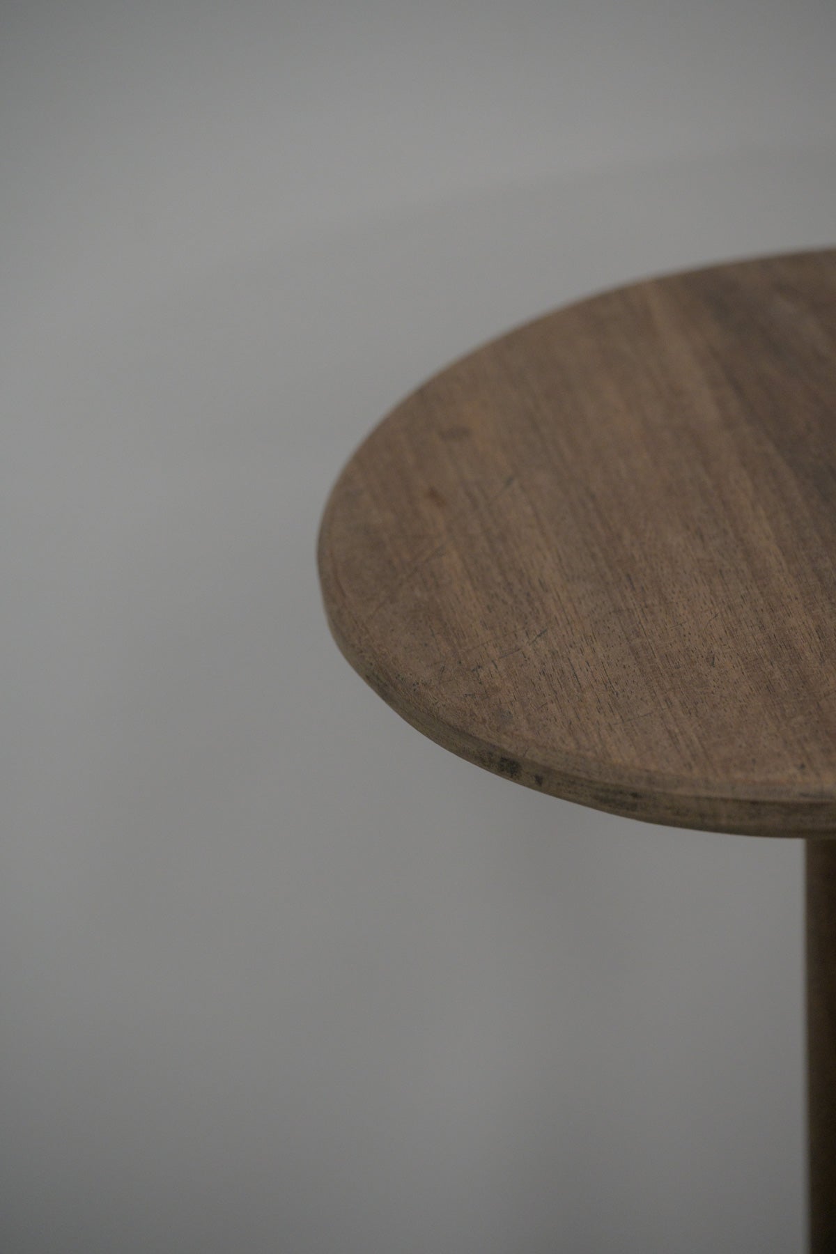 #0686 side table