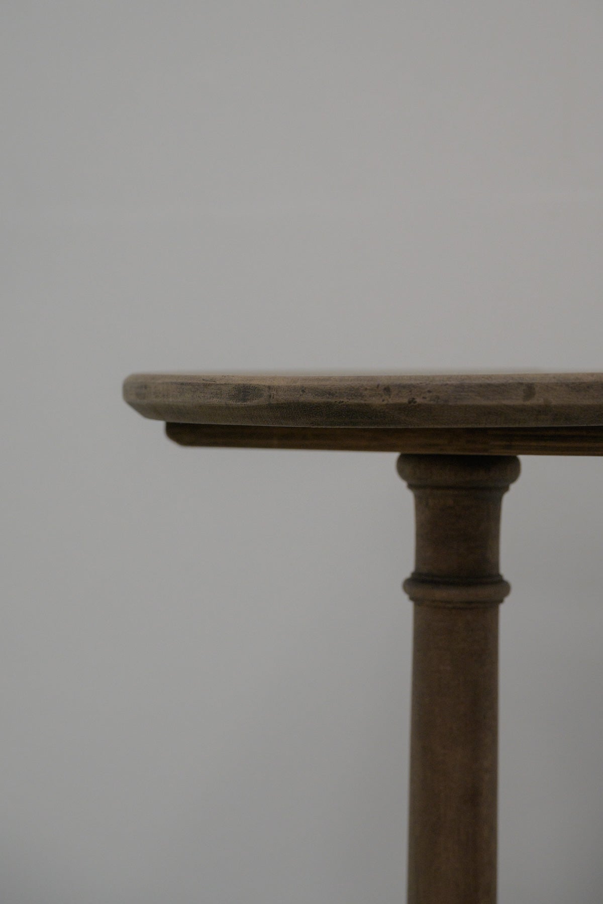 #0686 side table