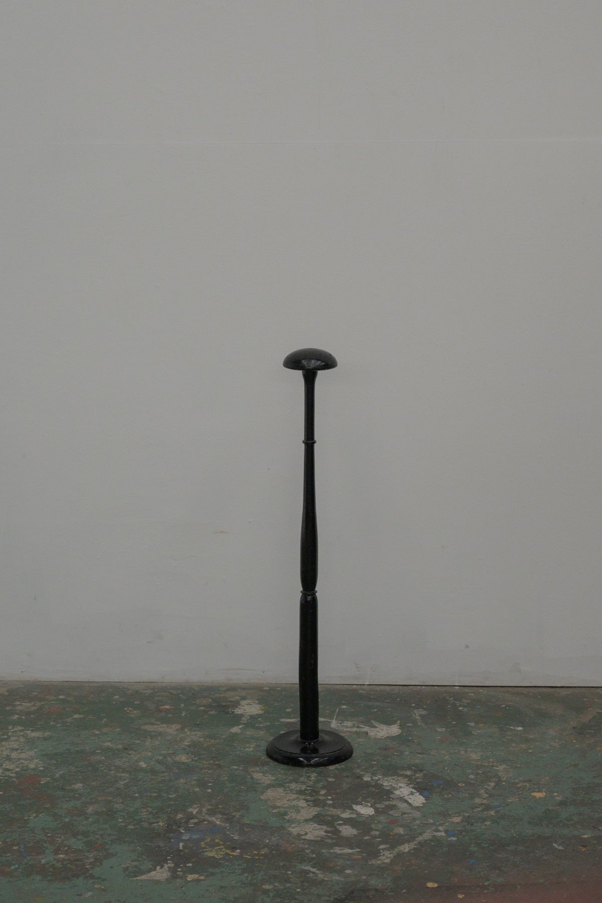 #0691 hat stand