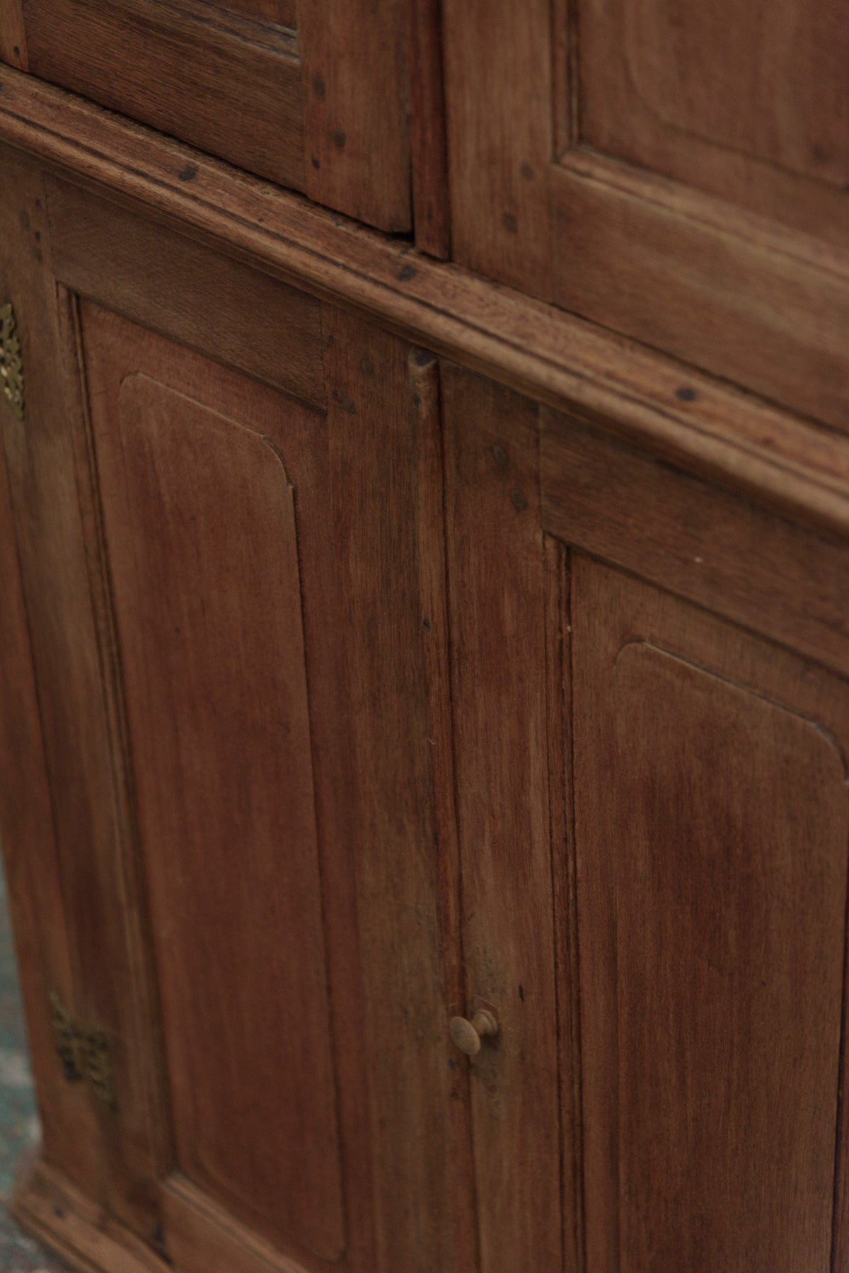 #9736 corner cabinet