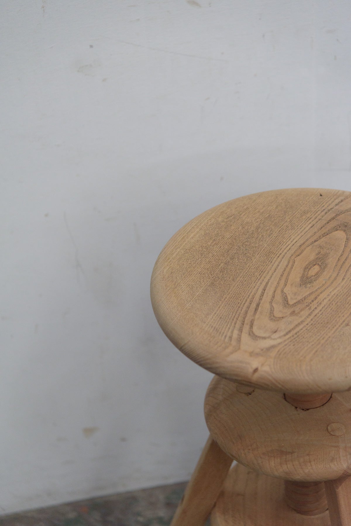 #9744 stool