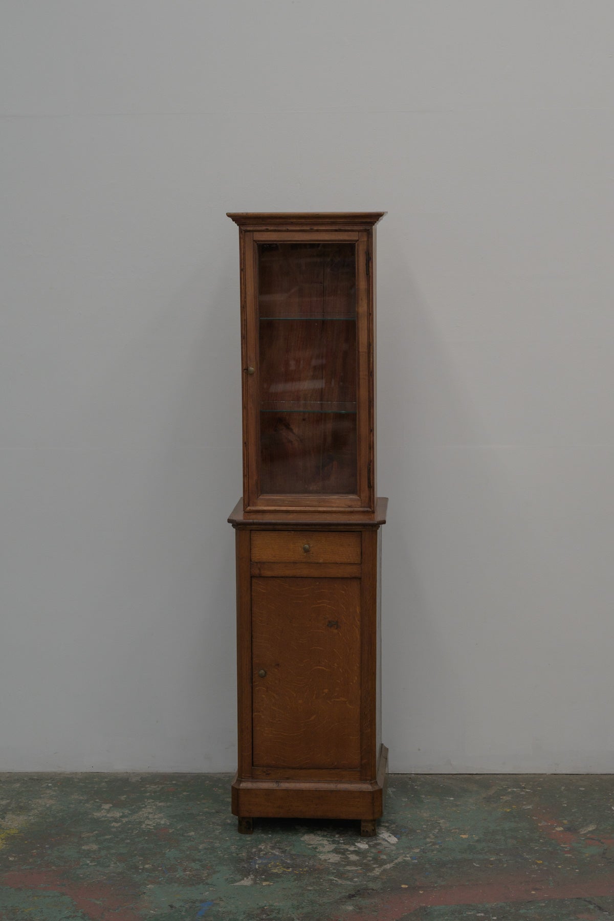 #0701 glass cabinet