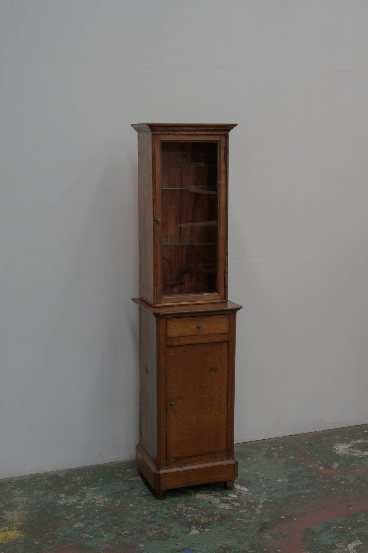 #0701 glass cabinet