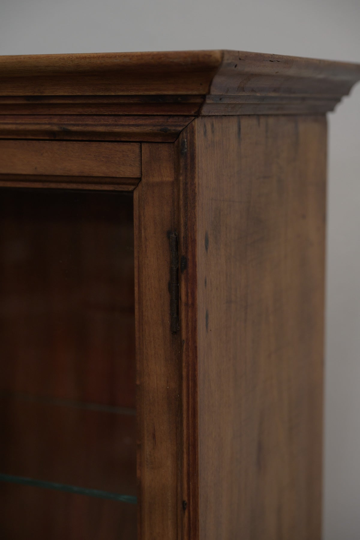 #0701 glass cabinet