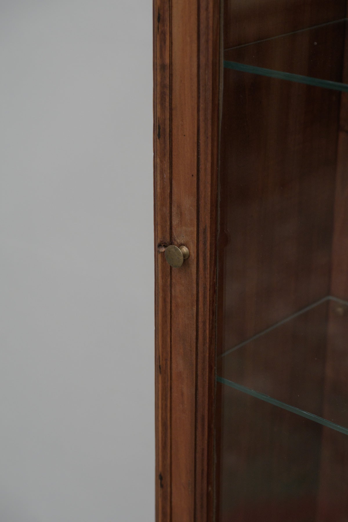 #0701 glass cabinet
