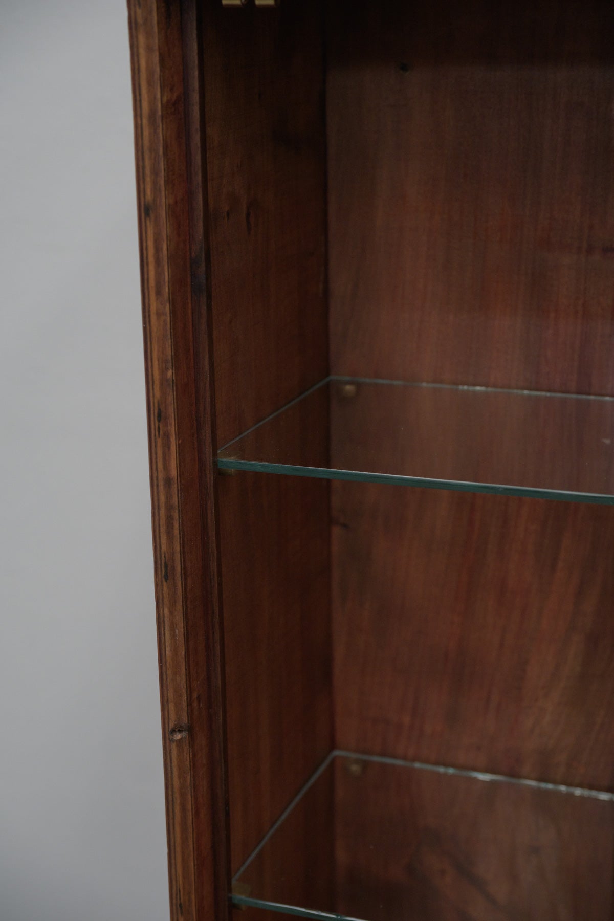 #0701 glass cabinet