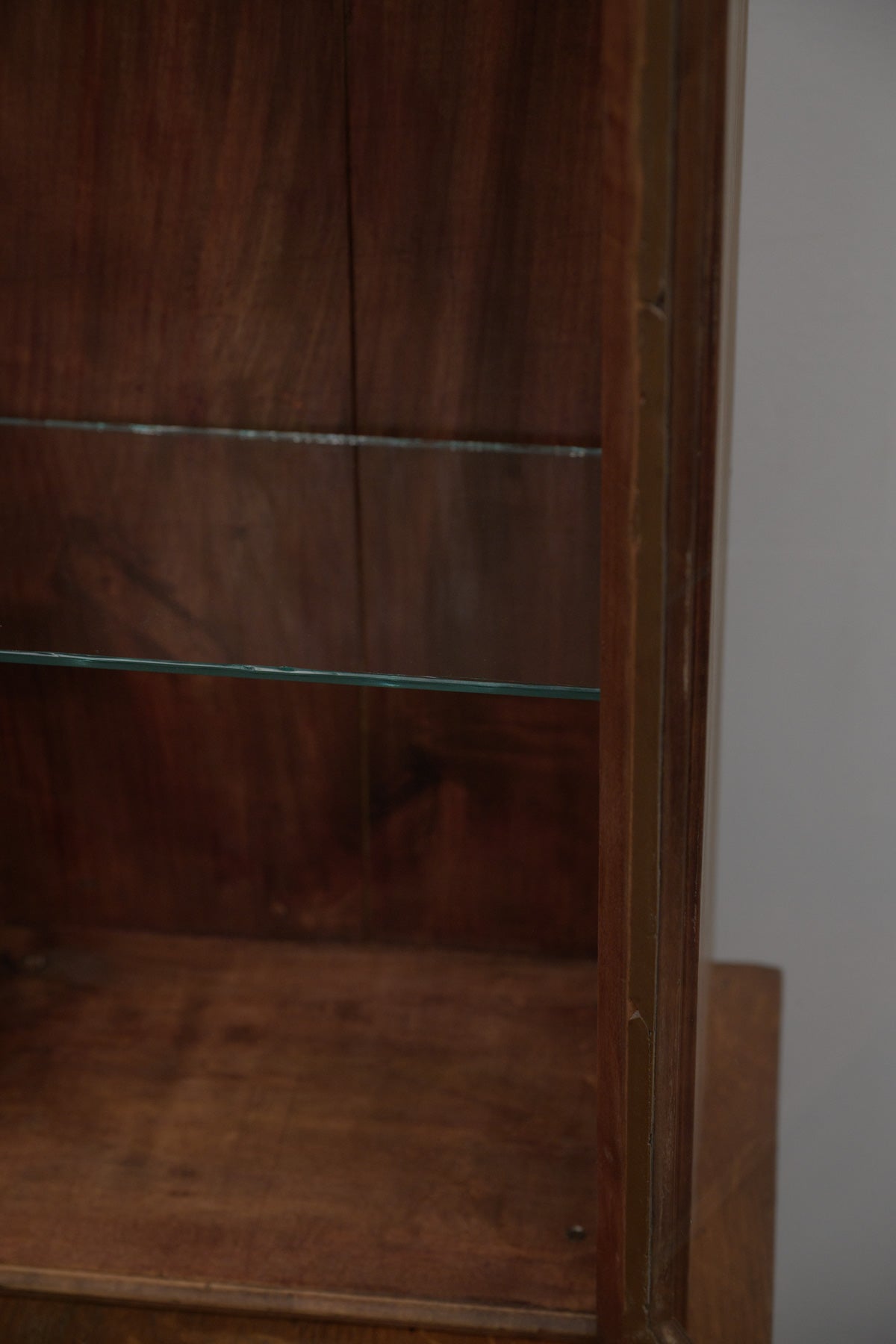 #0701 glass cabinet