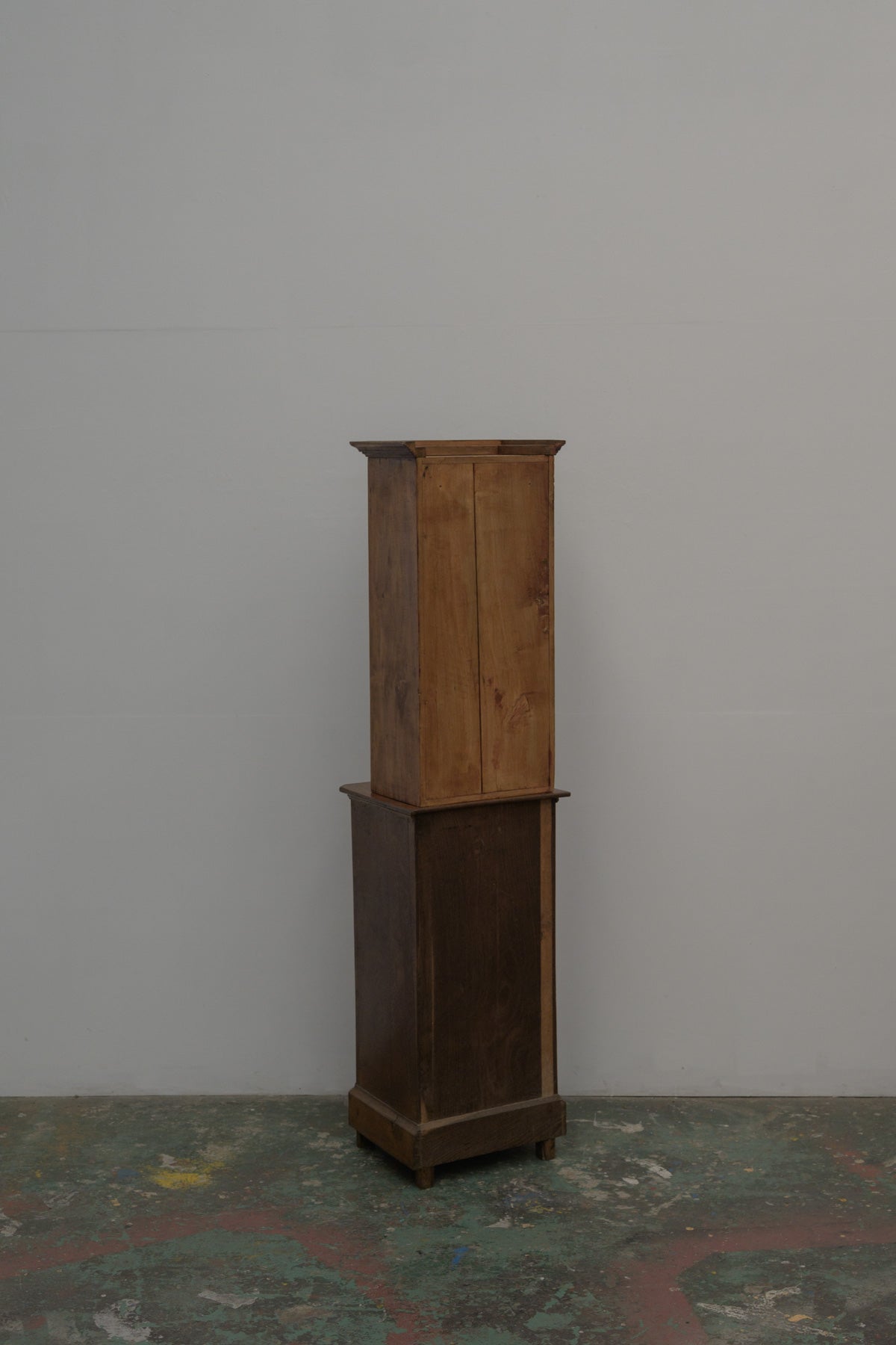 #0701 glass cabinet
