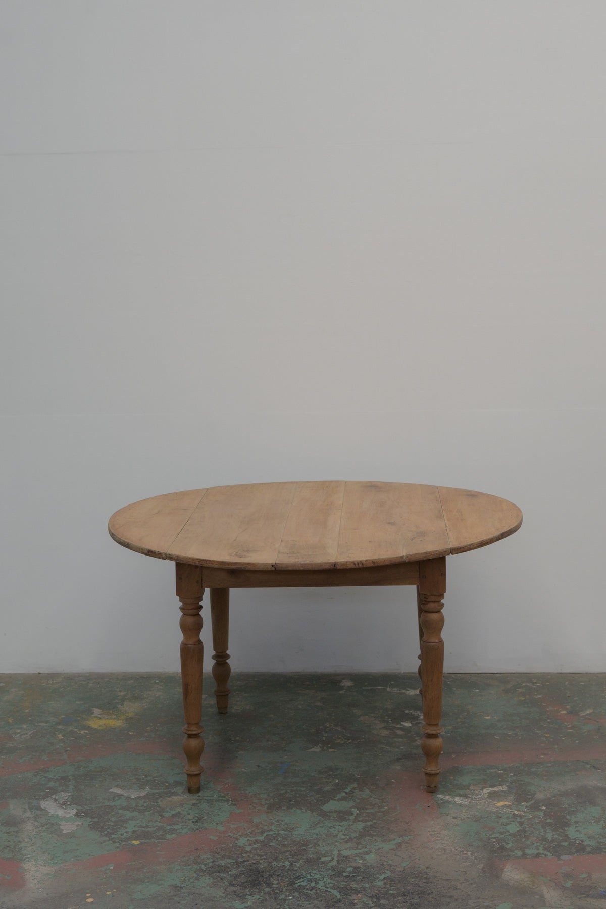 #0704 round table