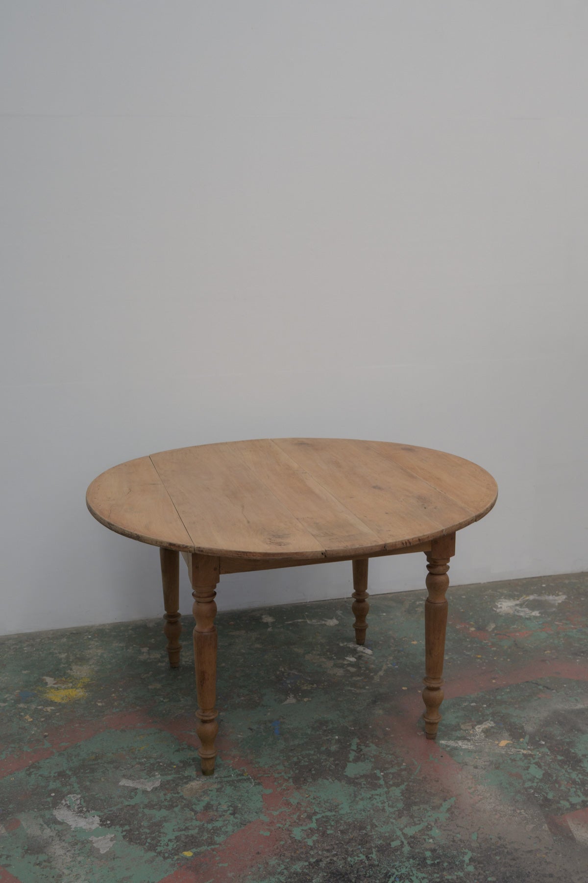 #0704 round table
