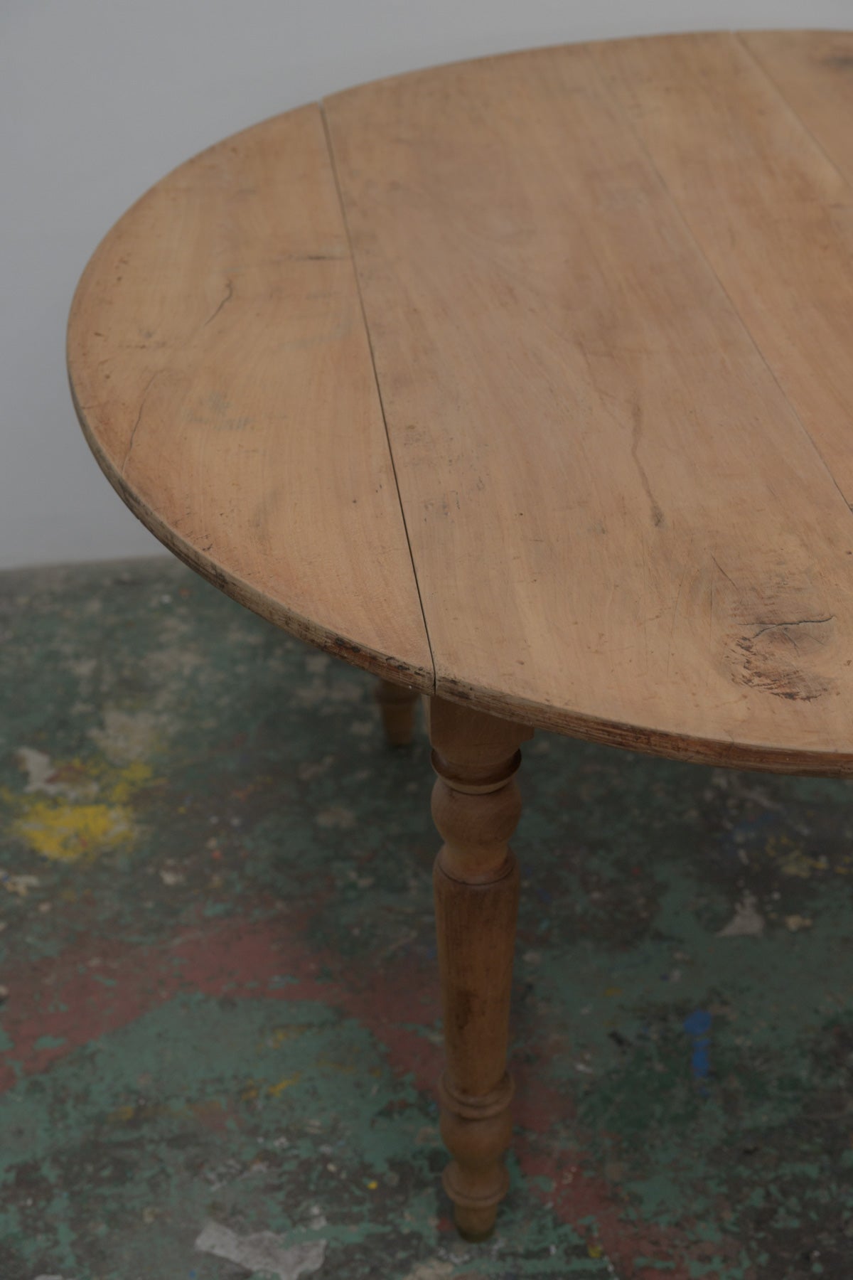 #0704 round table