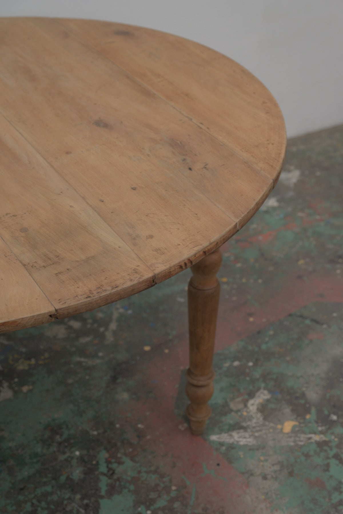 #0704 round table