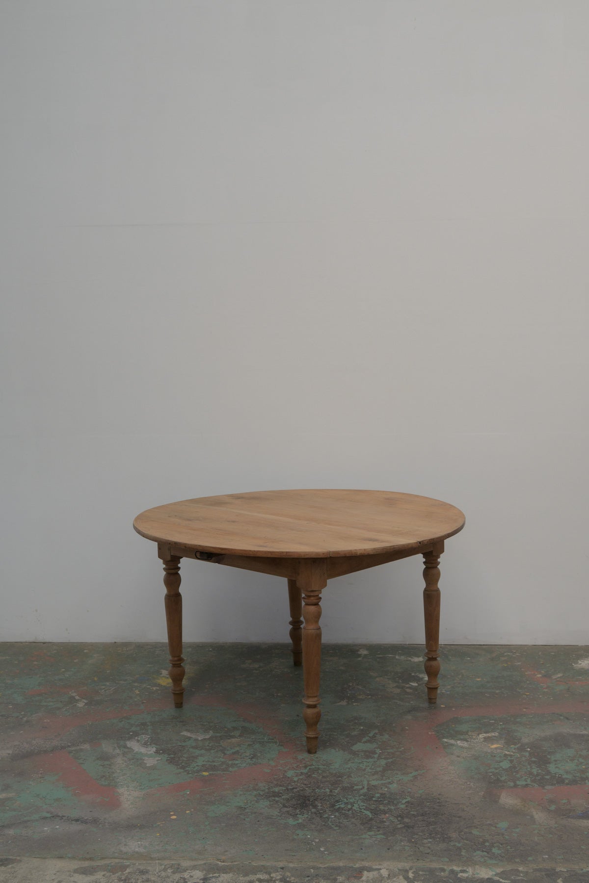 #0704 round table