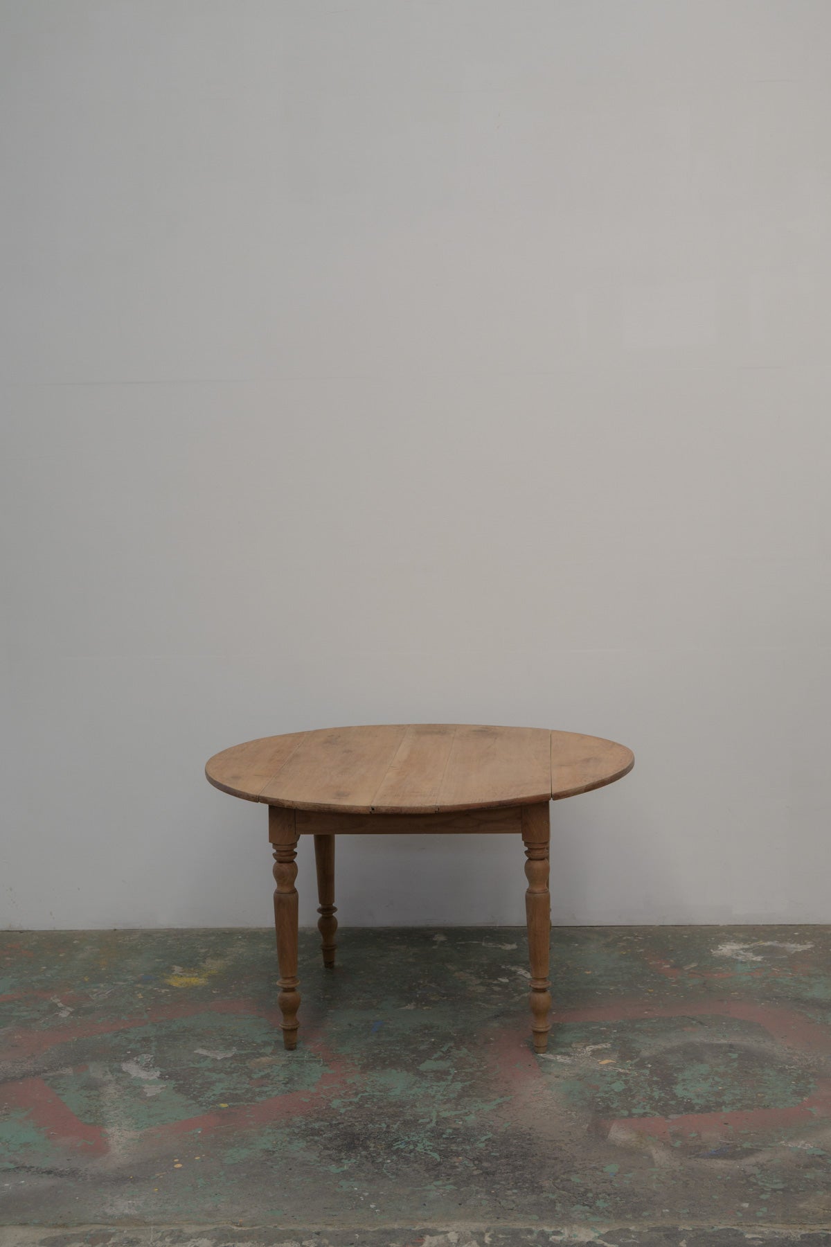 #0704 round table