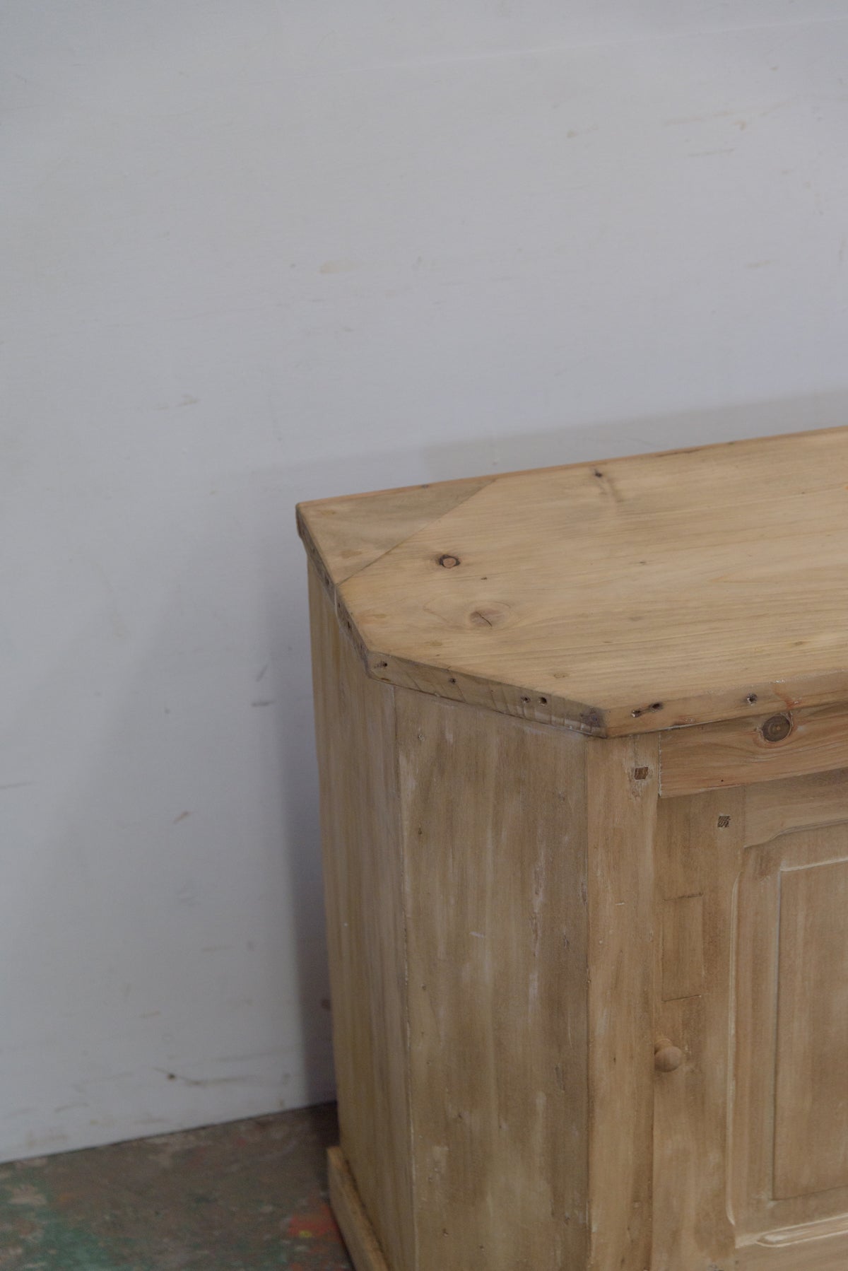 #9463 cabinet