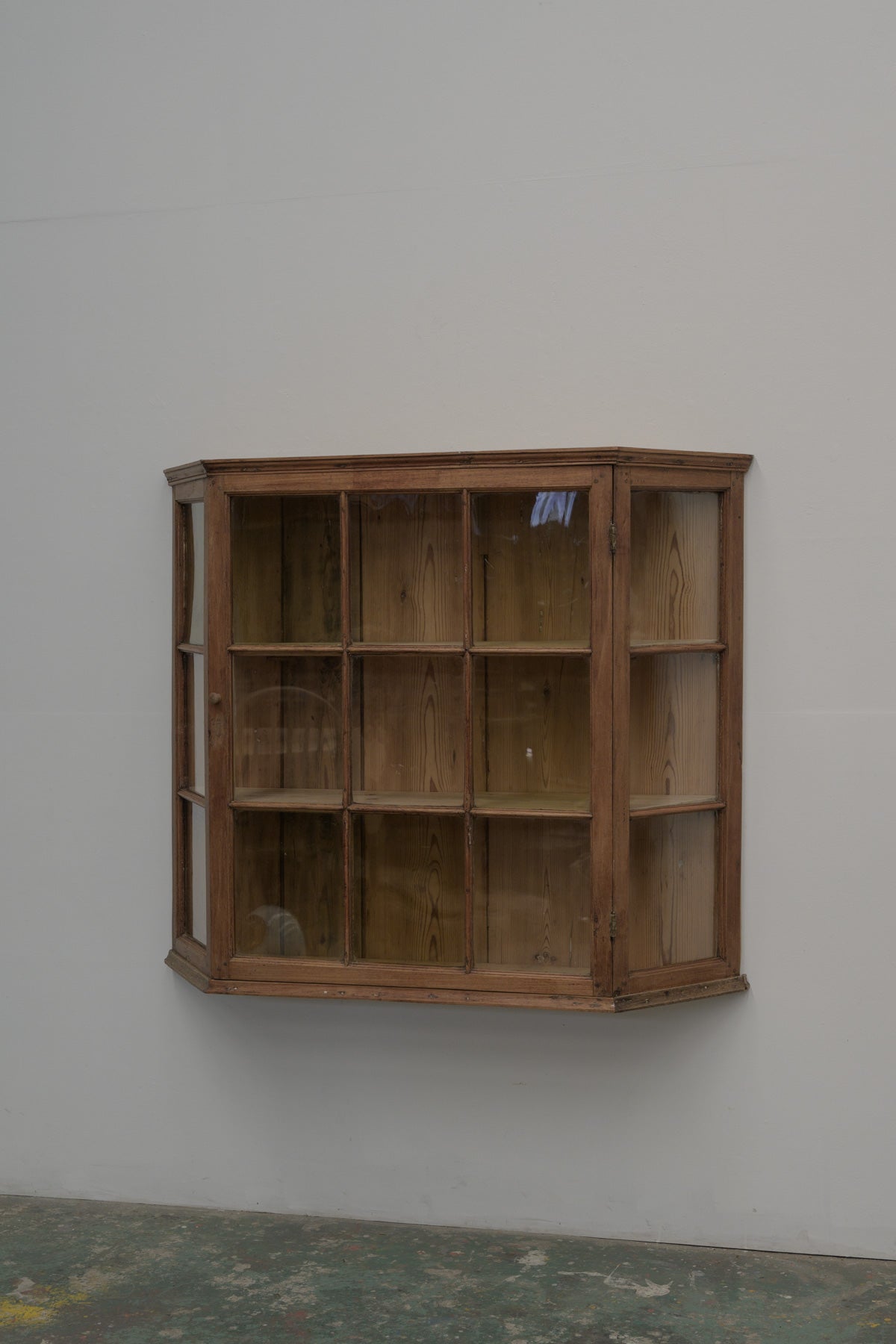 #0711 glass cabinet