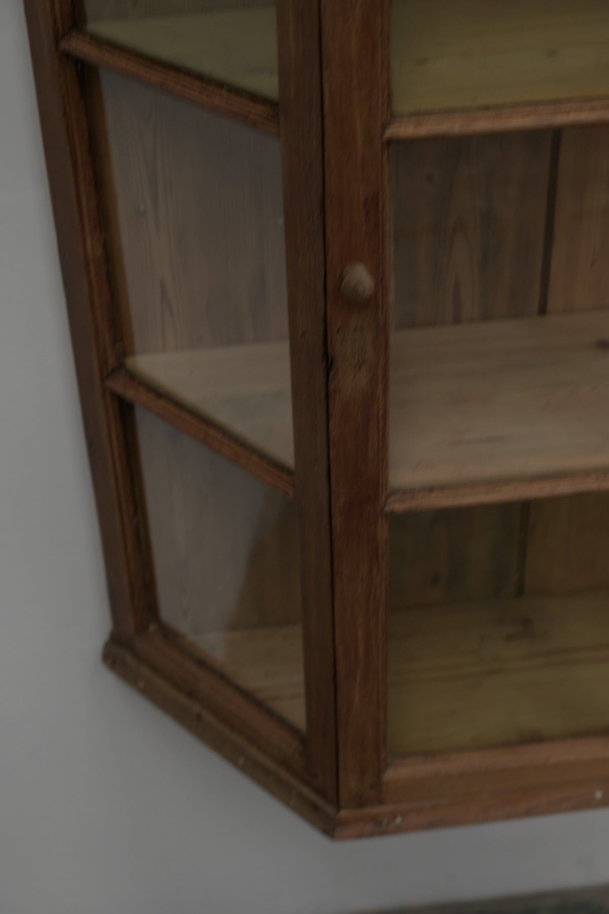 #0711 glass cabinet