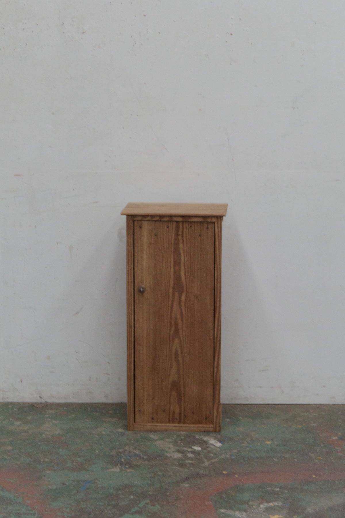#0102 cabinet