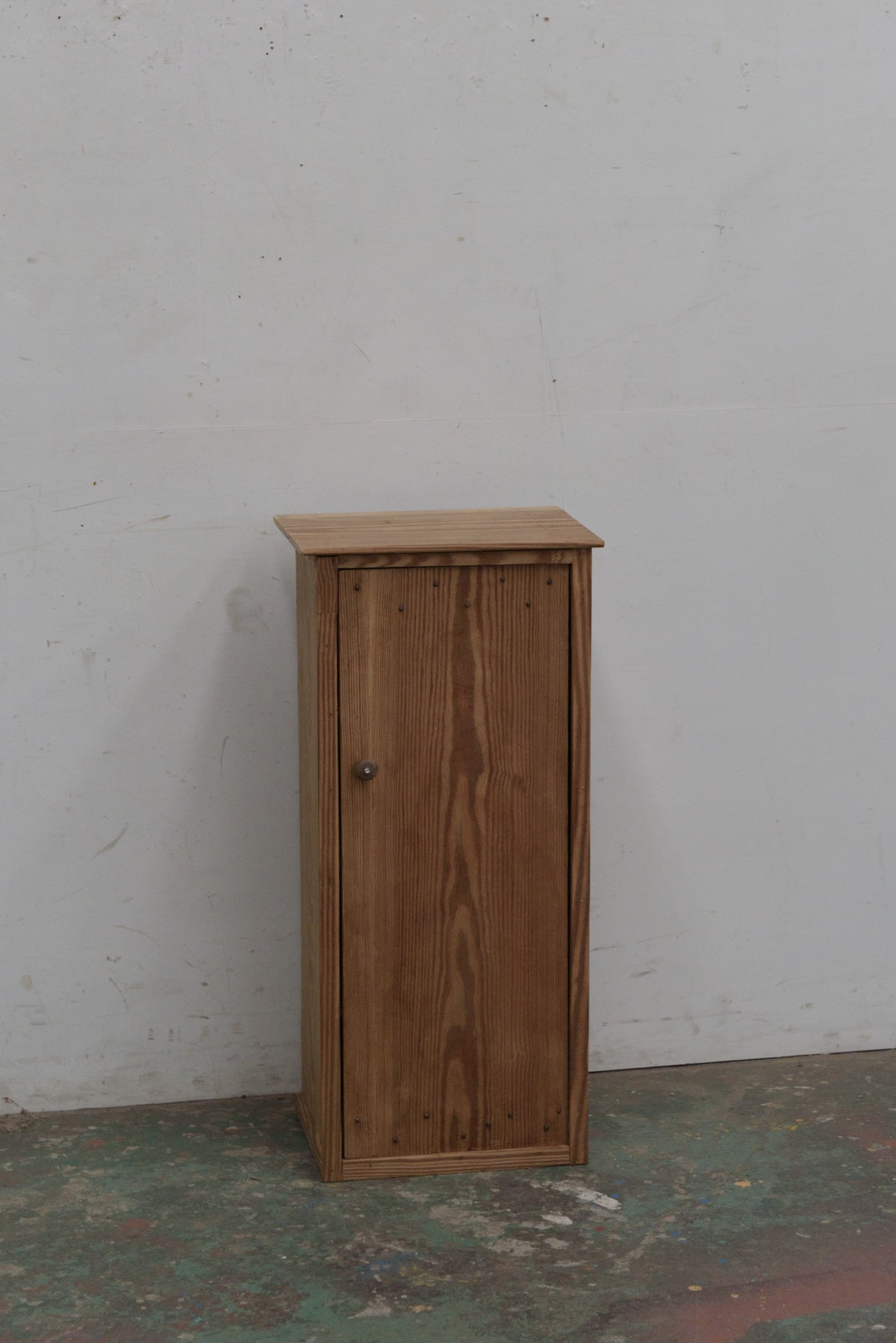 #0102 cabinet