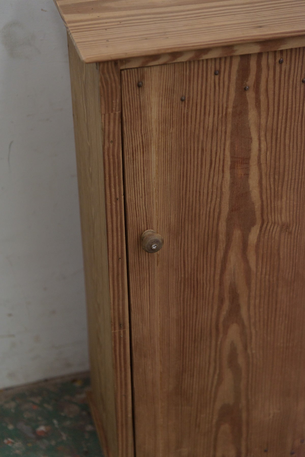 #0102 cabinet