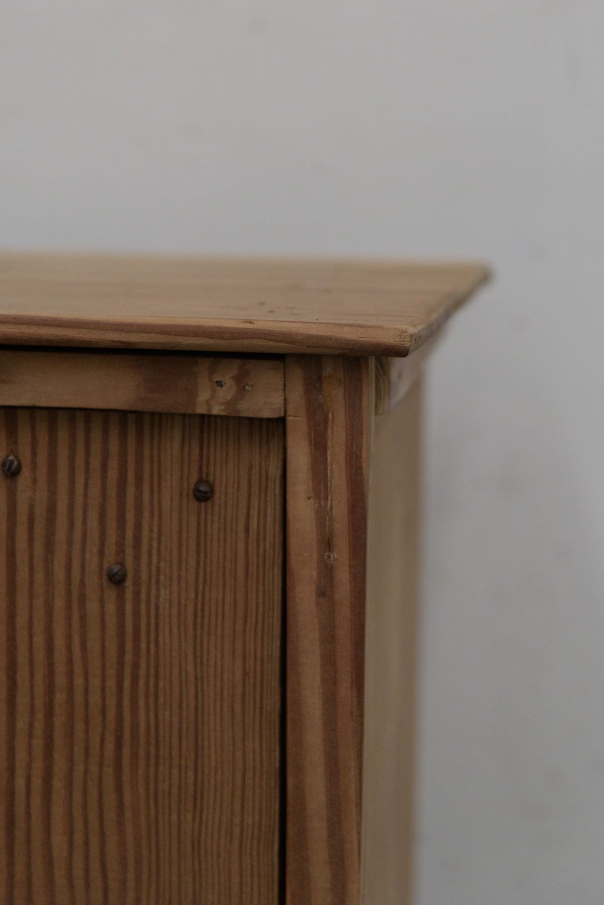 #0102 cabinet