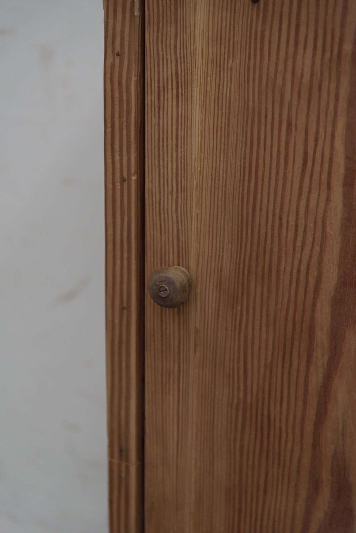 #0102 cabinet