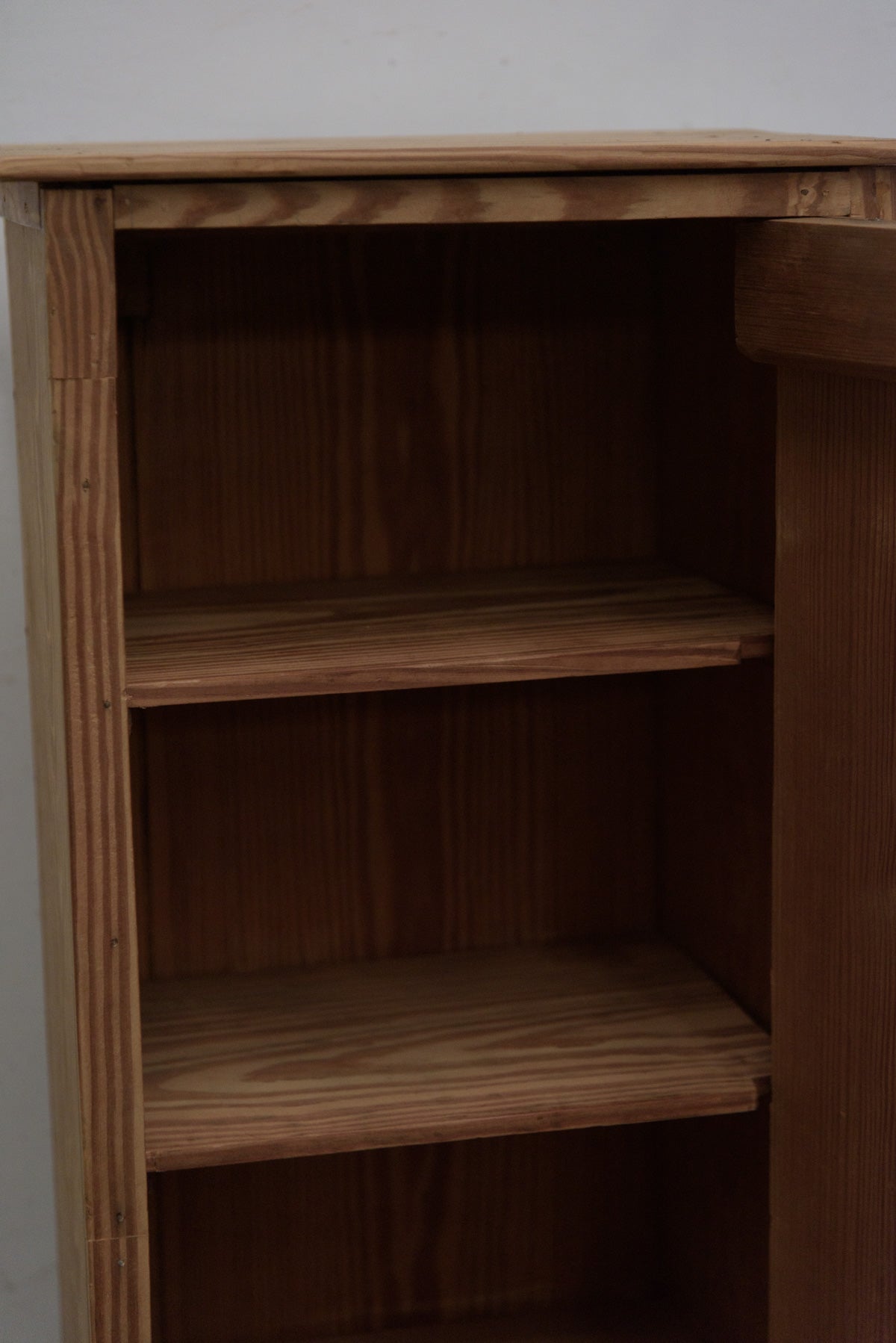 #0102 cabinet
