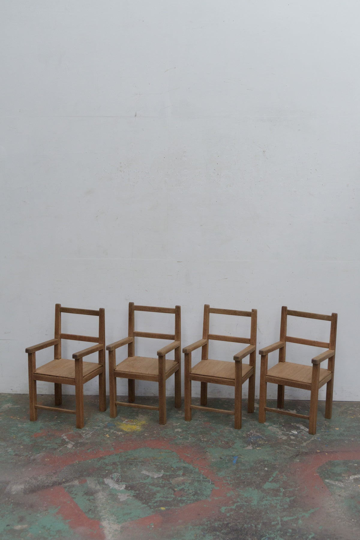 #9761 table & chairs