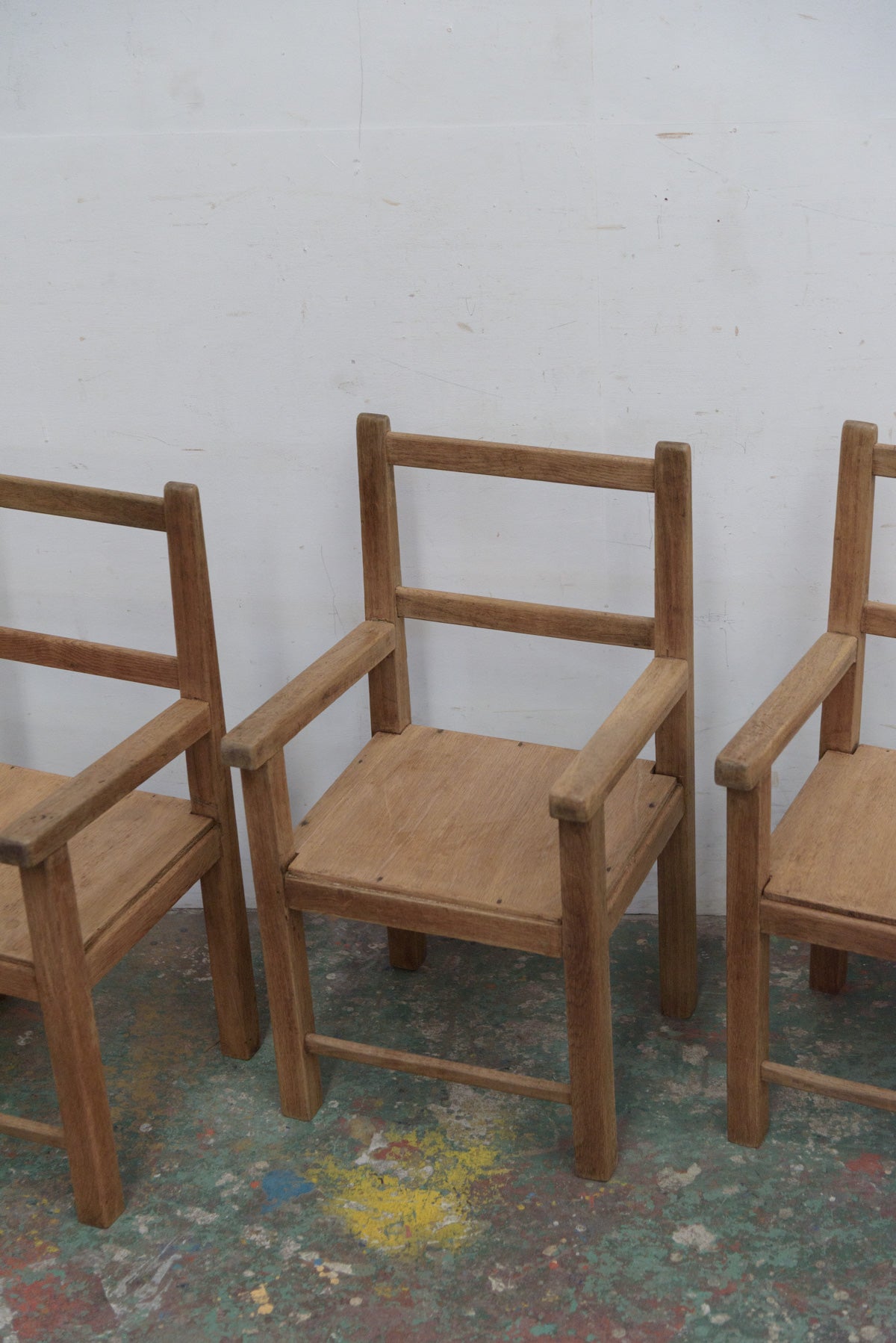 #9761 table & chairs