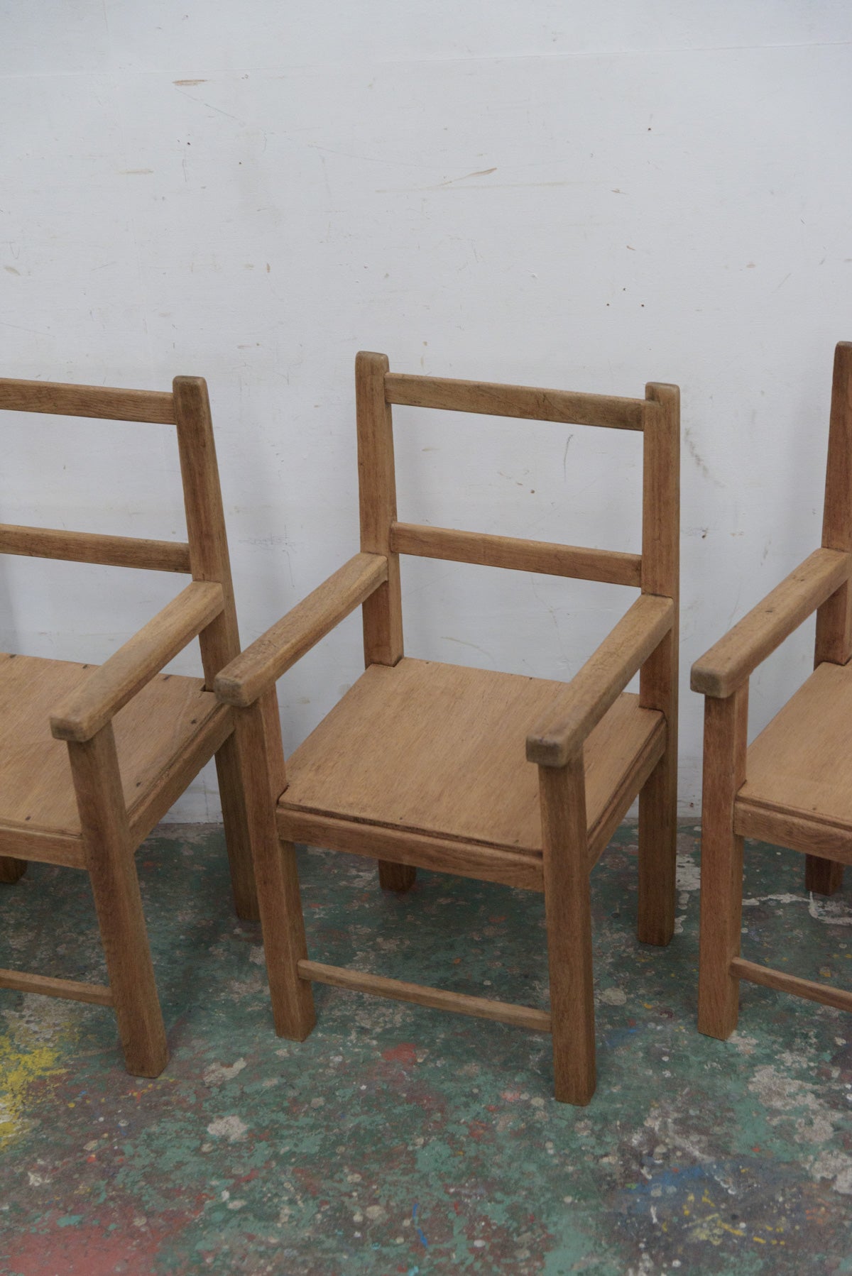 #9761 table & chairs