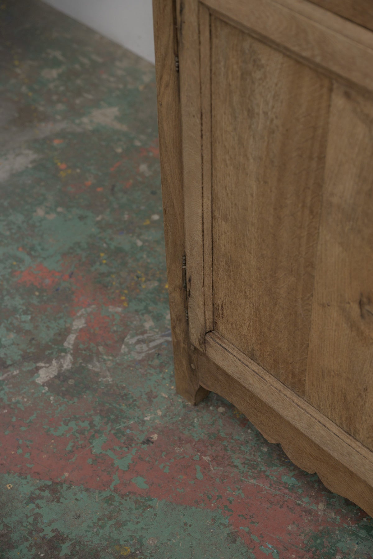 #0714 cabinet