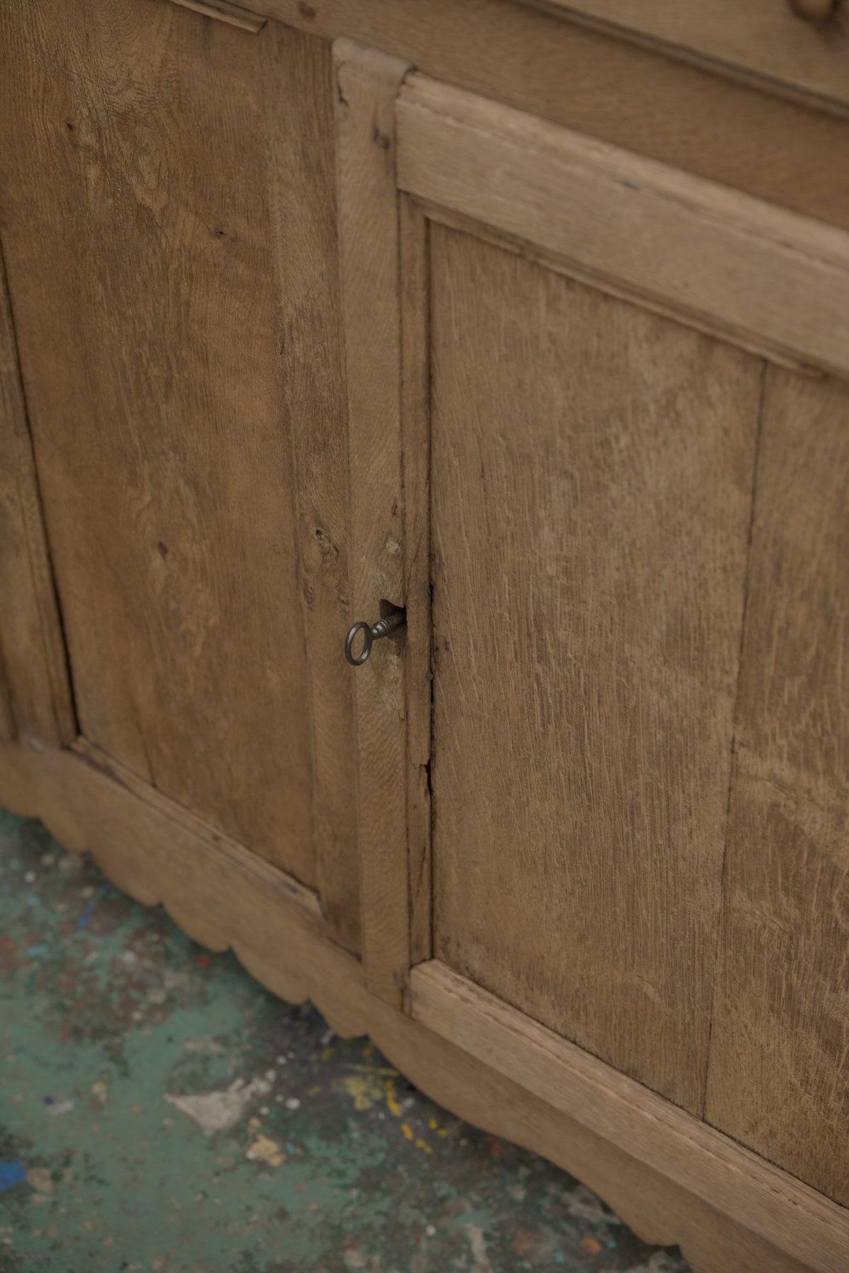#0714 cabinet