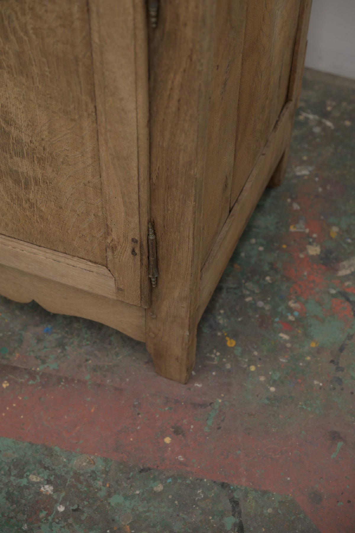 #0714 cabinet