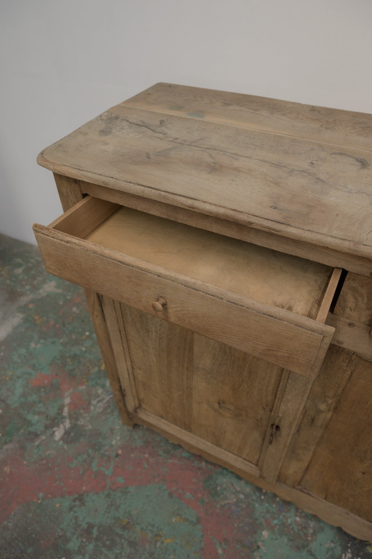 #0714 cabinet