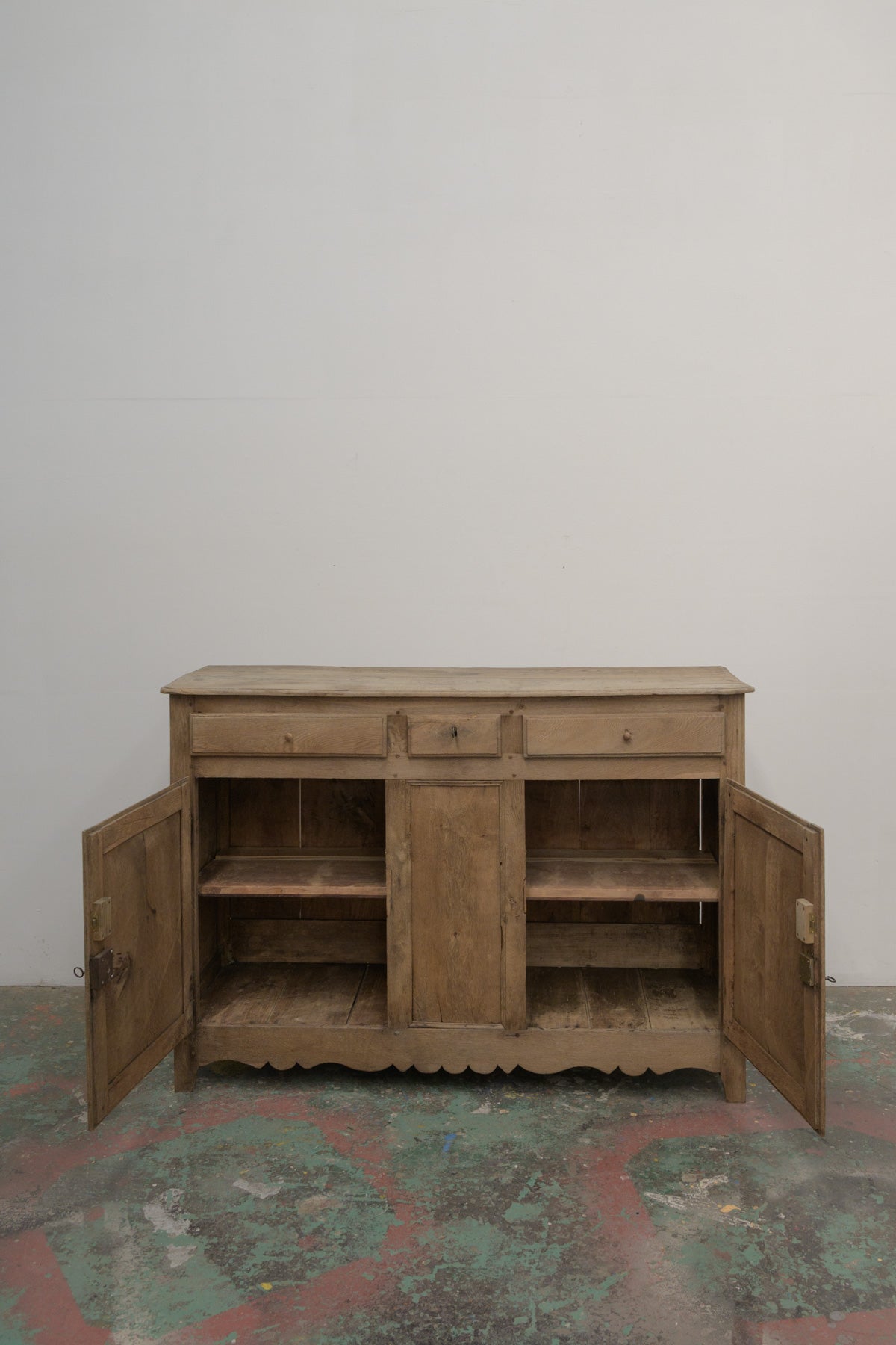 #0714 cabinet