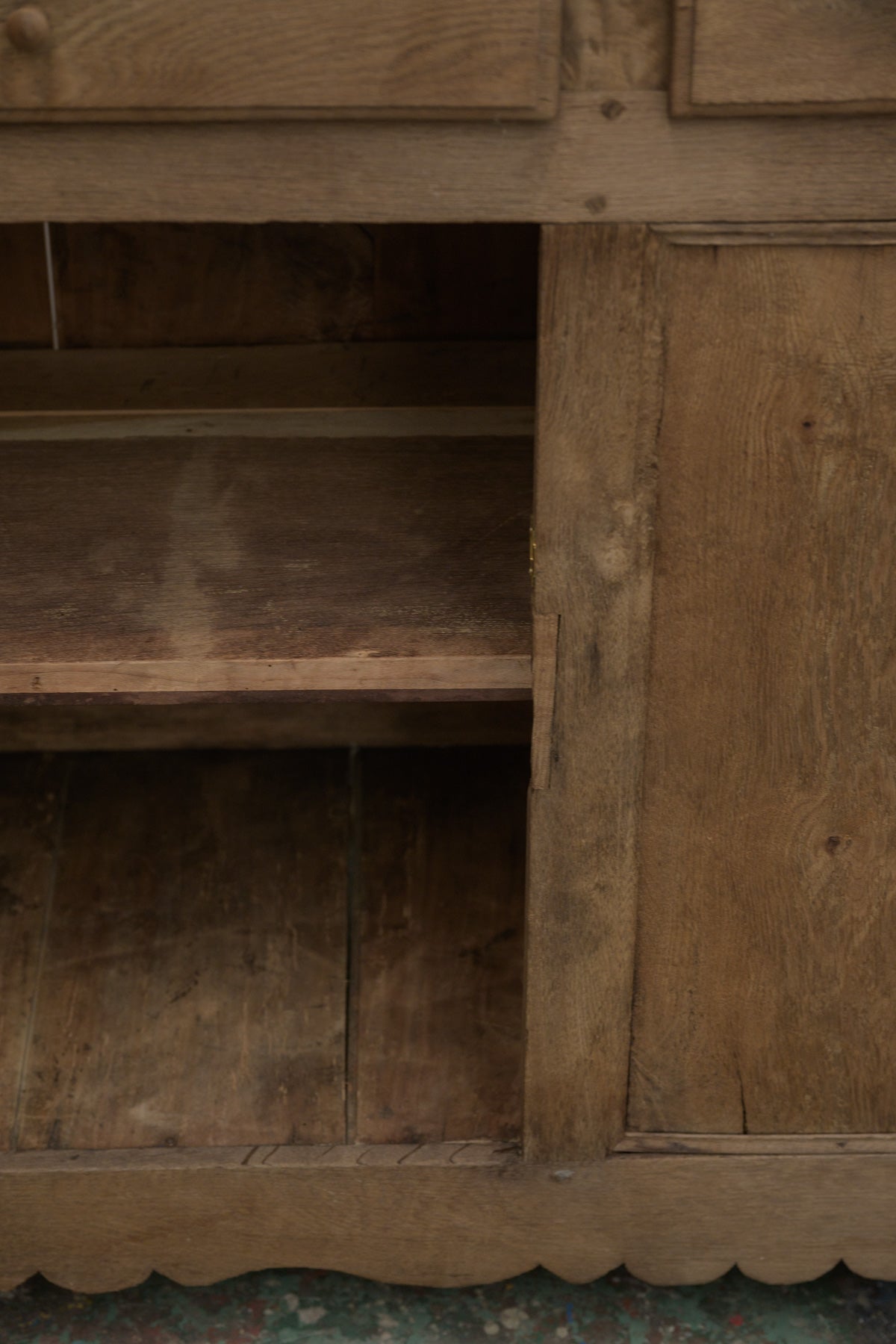 #0714 cabinet