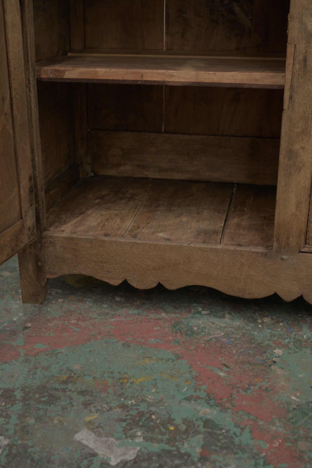 #0714 cabinet