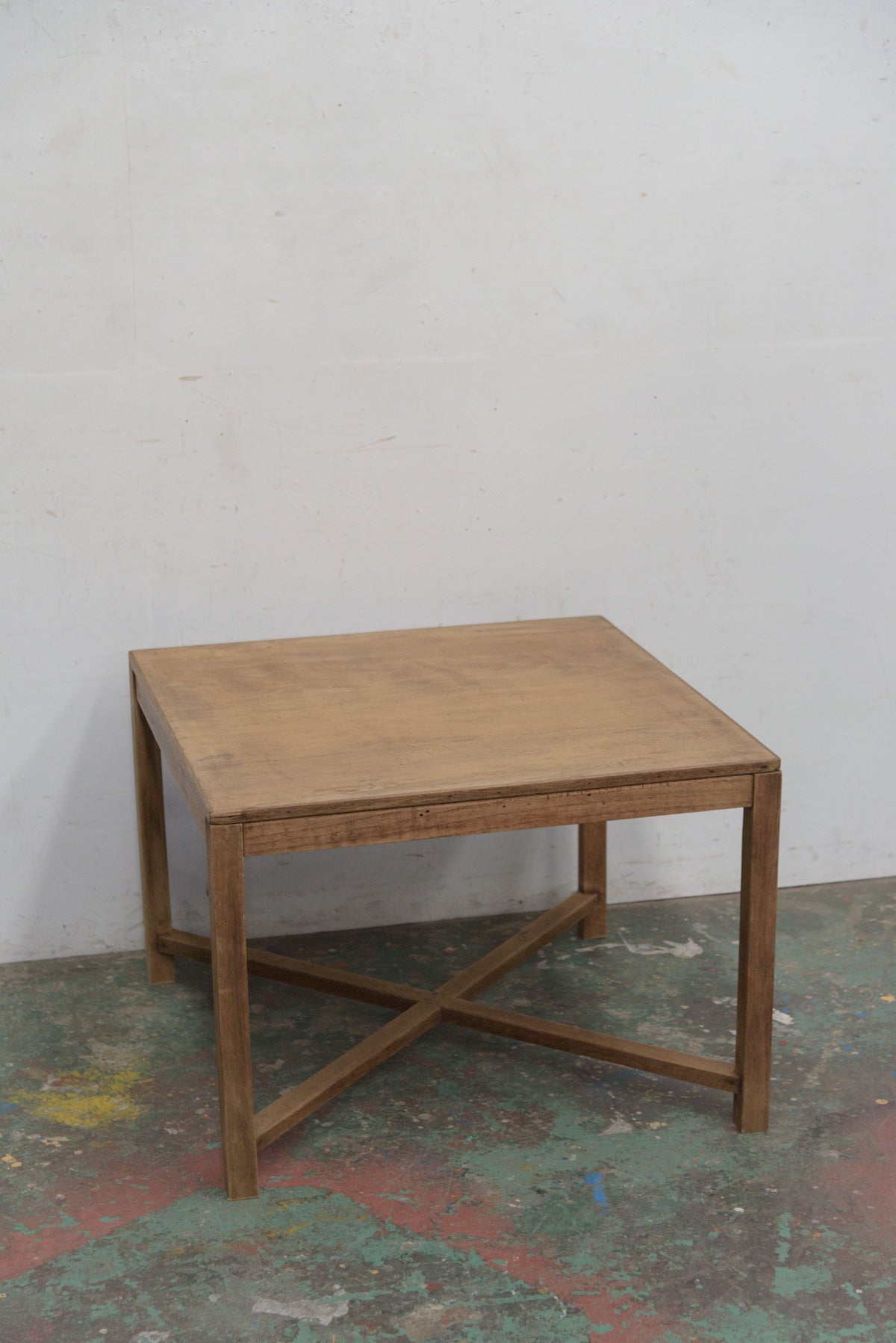 #9761 table & chairs