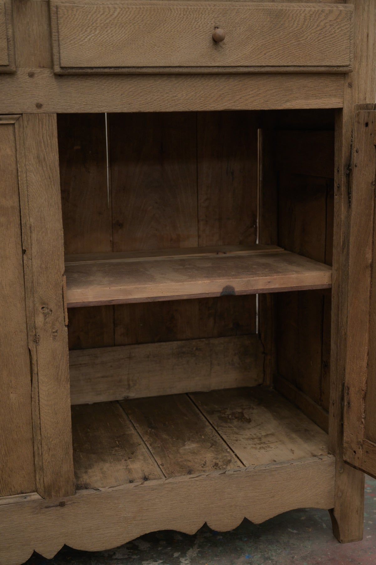 #0714 cabinet