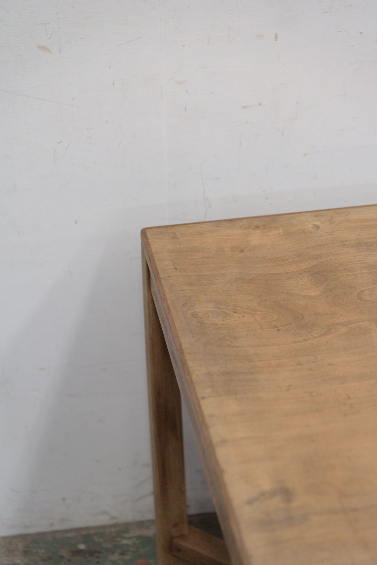 #9761 table & chairs