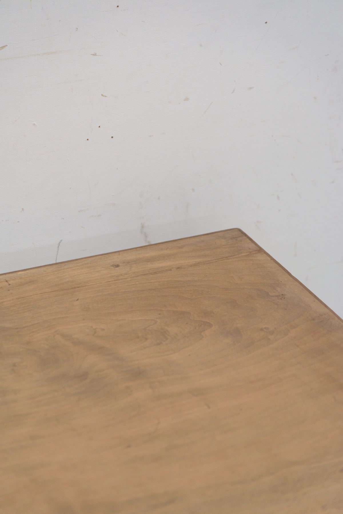 #9761 table & chairs