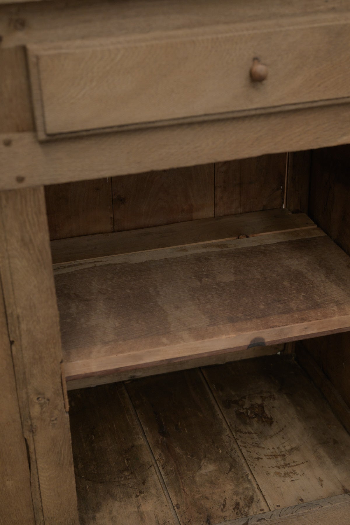 #0714 cabinet