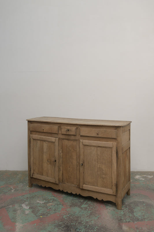 #0714 cabinet