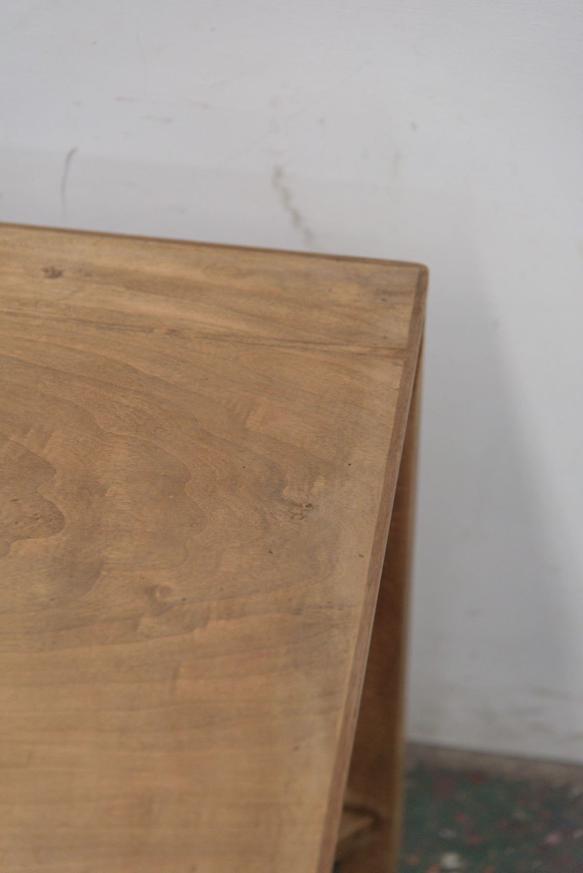 #9761 table & chairs