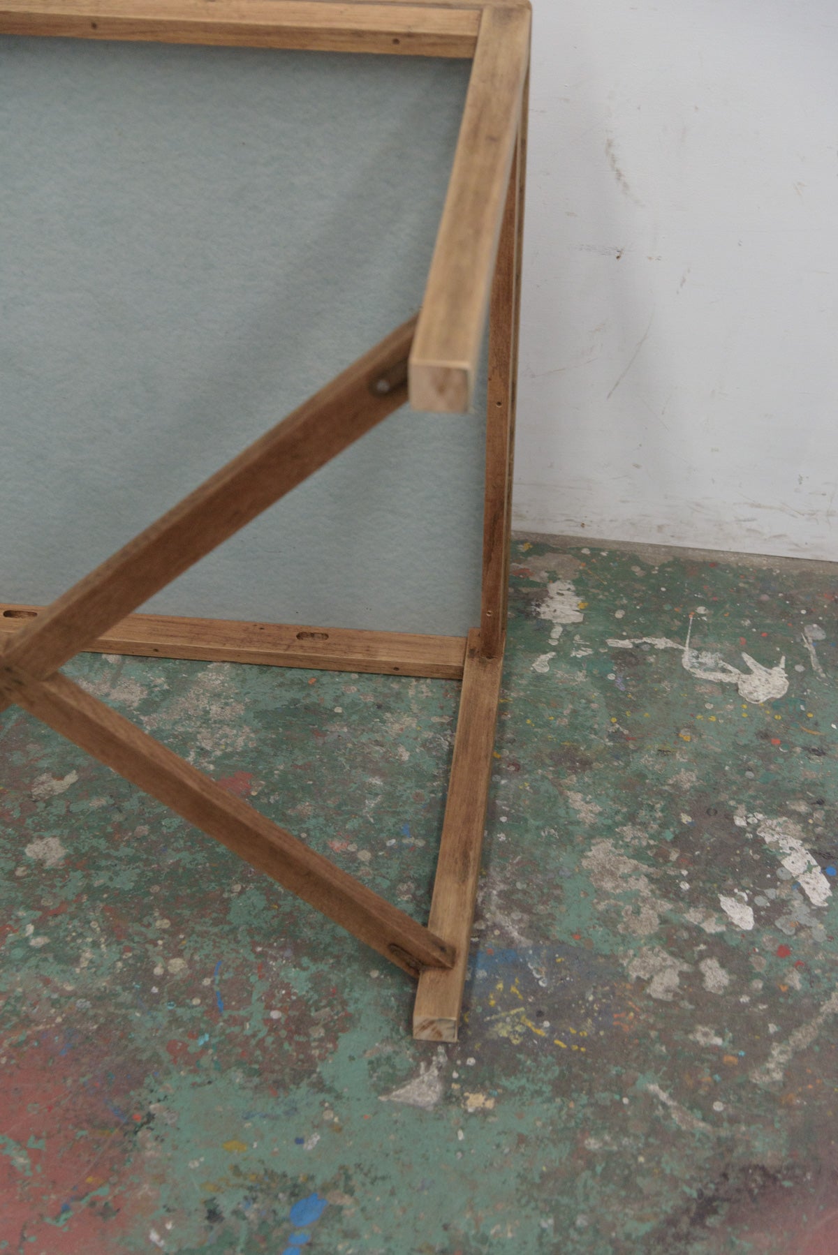 #9761 table & chairs