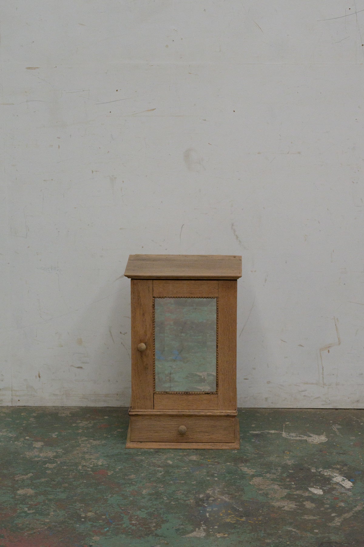 #5265 small cabinet