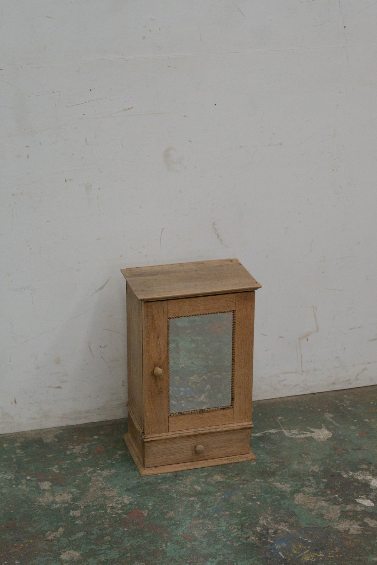 #5265 small cabinet