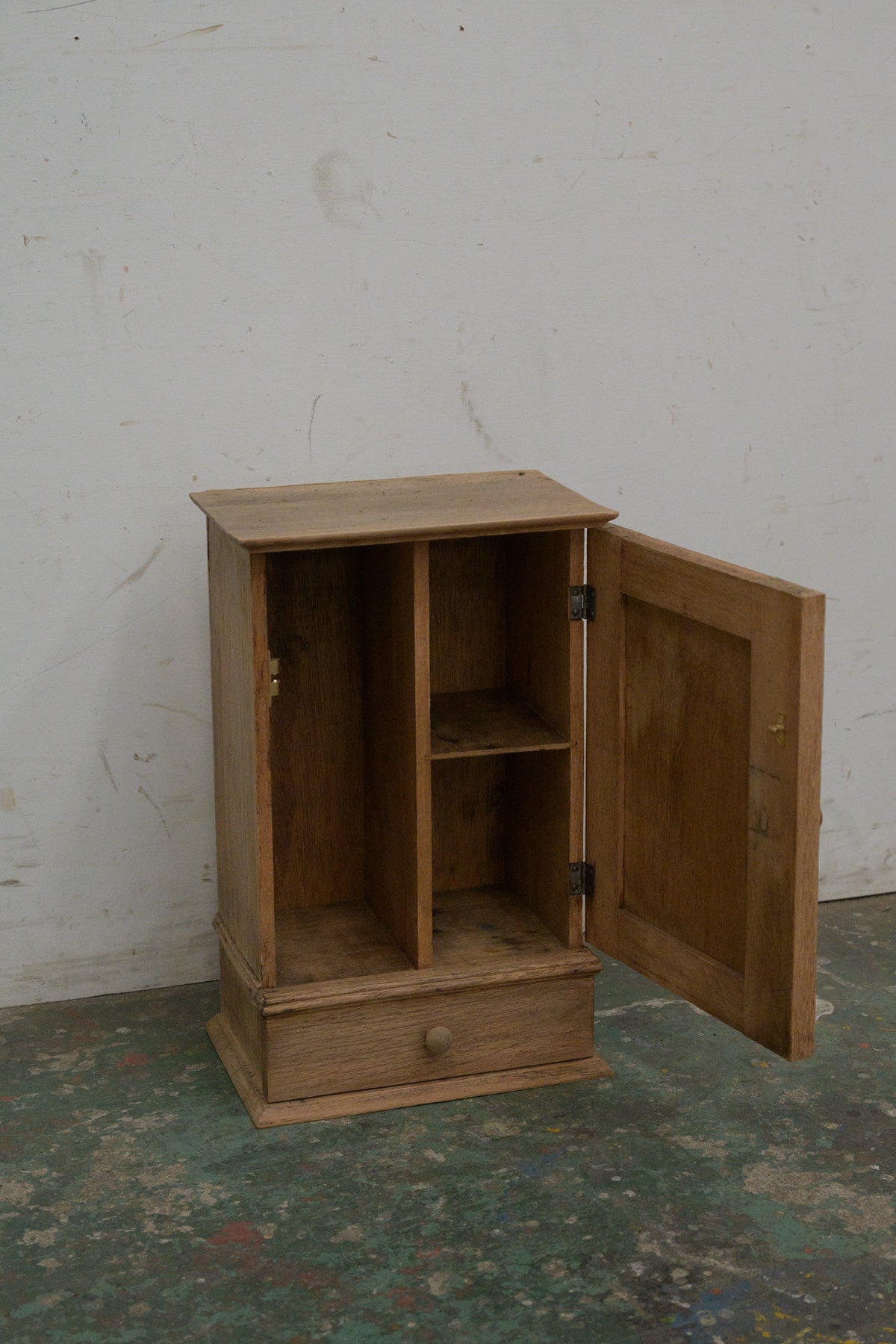 #5265 small cabinet