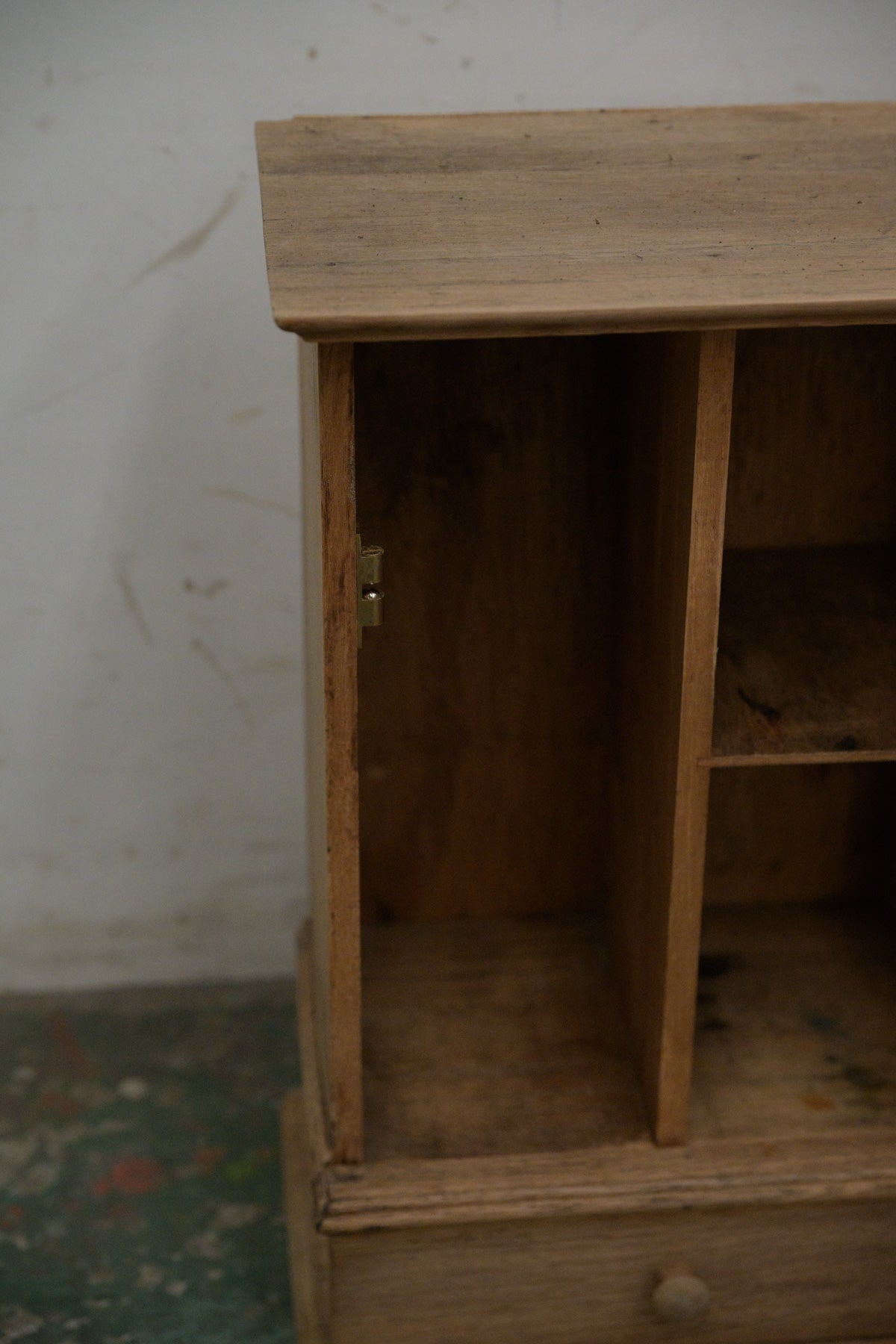 #5265 small cabinet