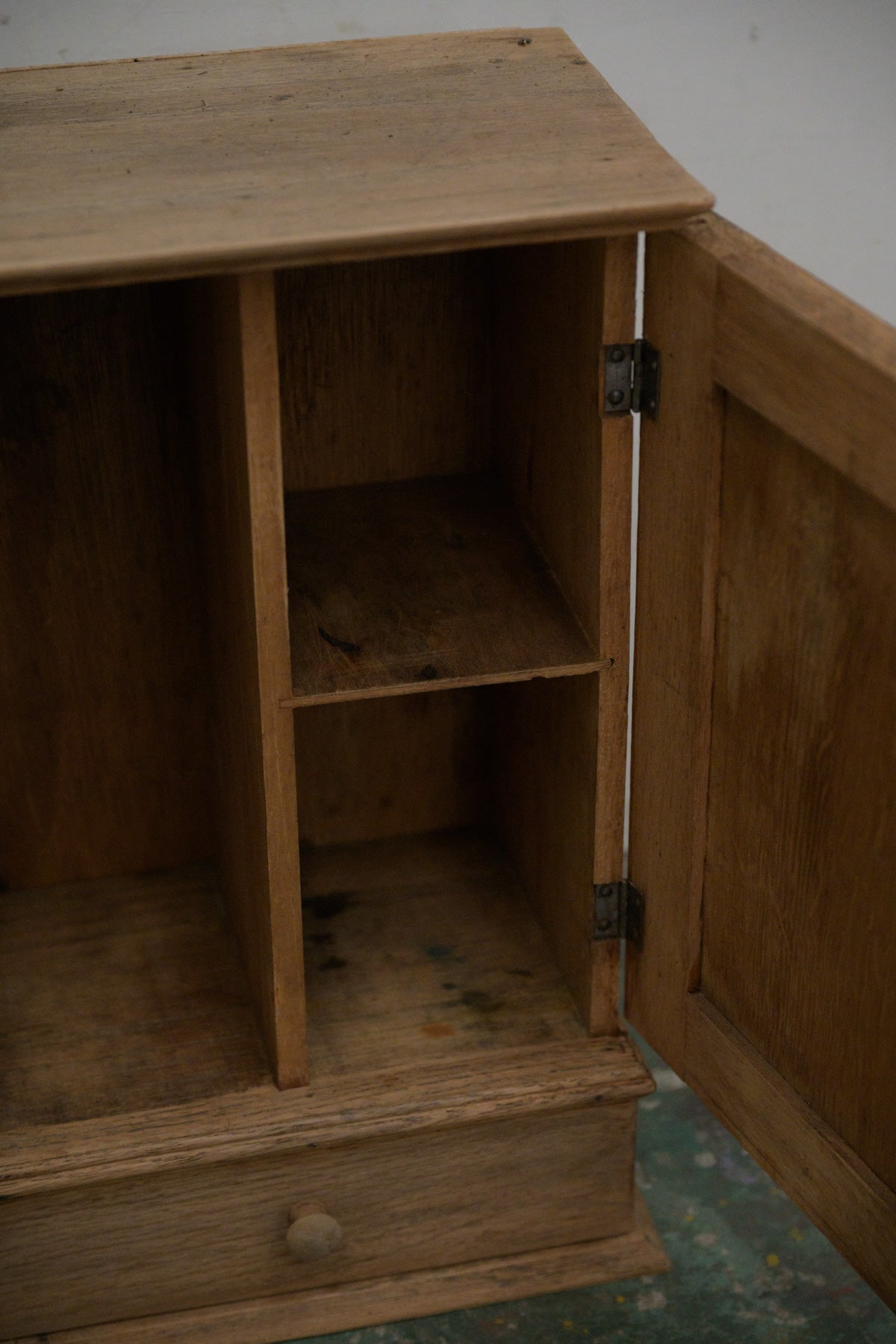 #5265 small cabinet